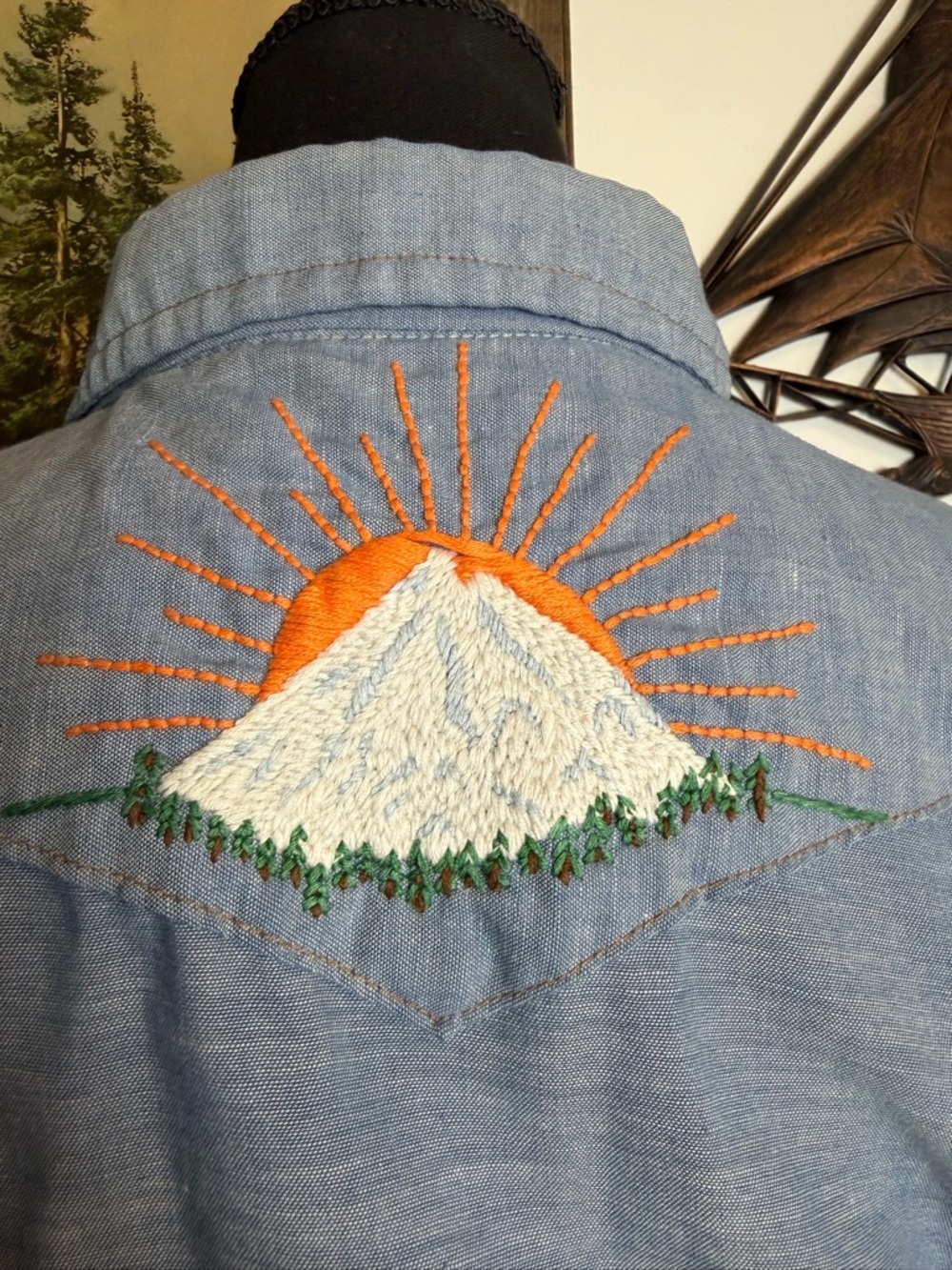 Vintage 1970s Hand Embroidered Chambray Botton Down Shirt Wrangler - Picture 10 of 14